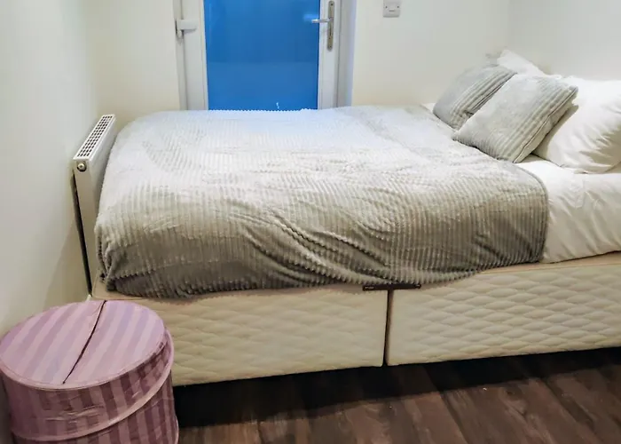 Warm Edinburgh City Center Room